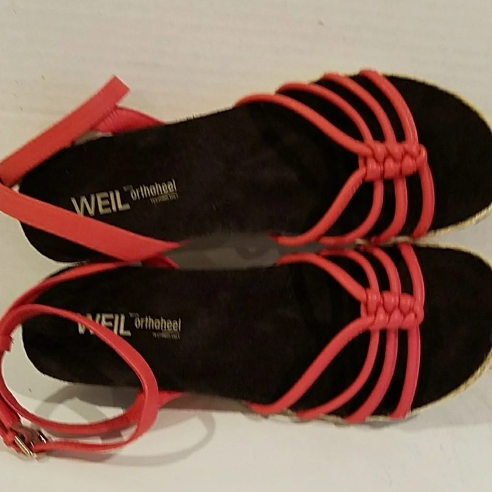 NEW - ORTHAHEEL TECHNOLOGY by DR. WEILS SANDALS
